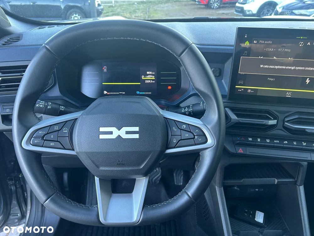 Dacia Duster 1.6 Full Hybrid 140 Journey MMT - 9