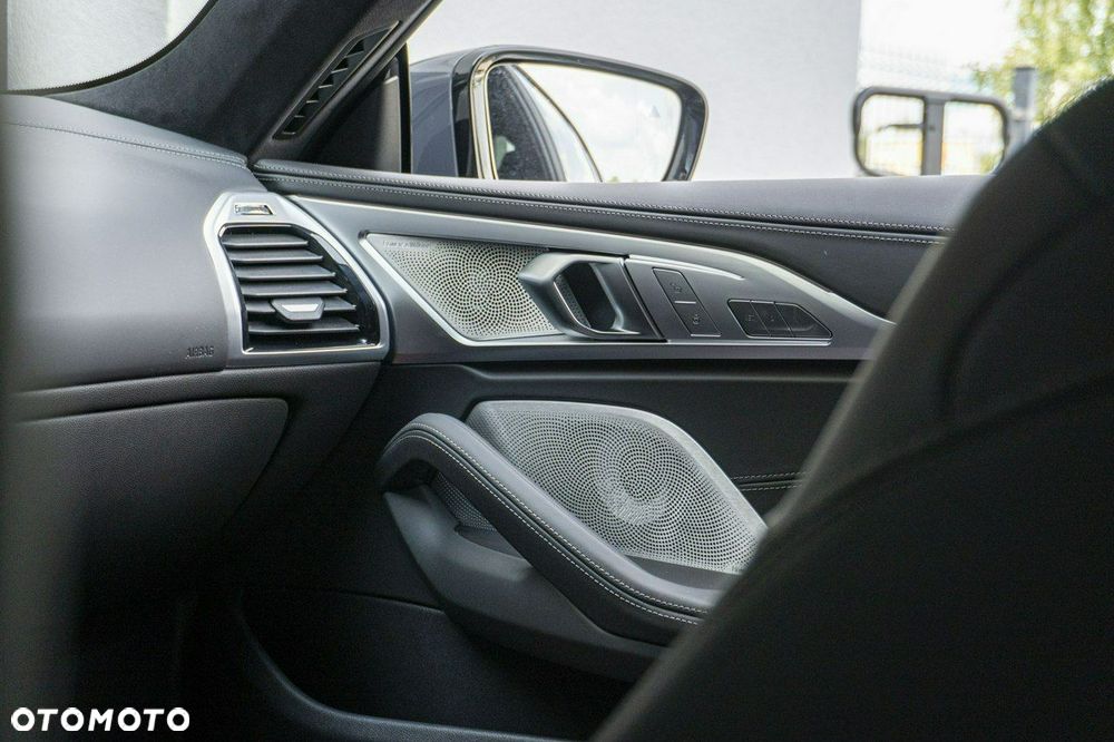 BMW Seria 8 - 24