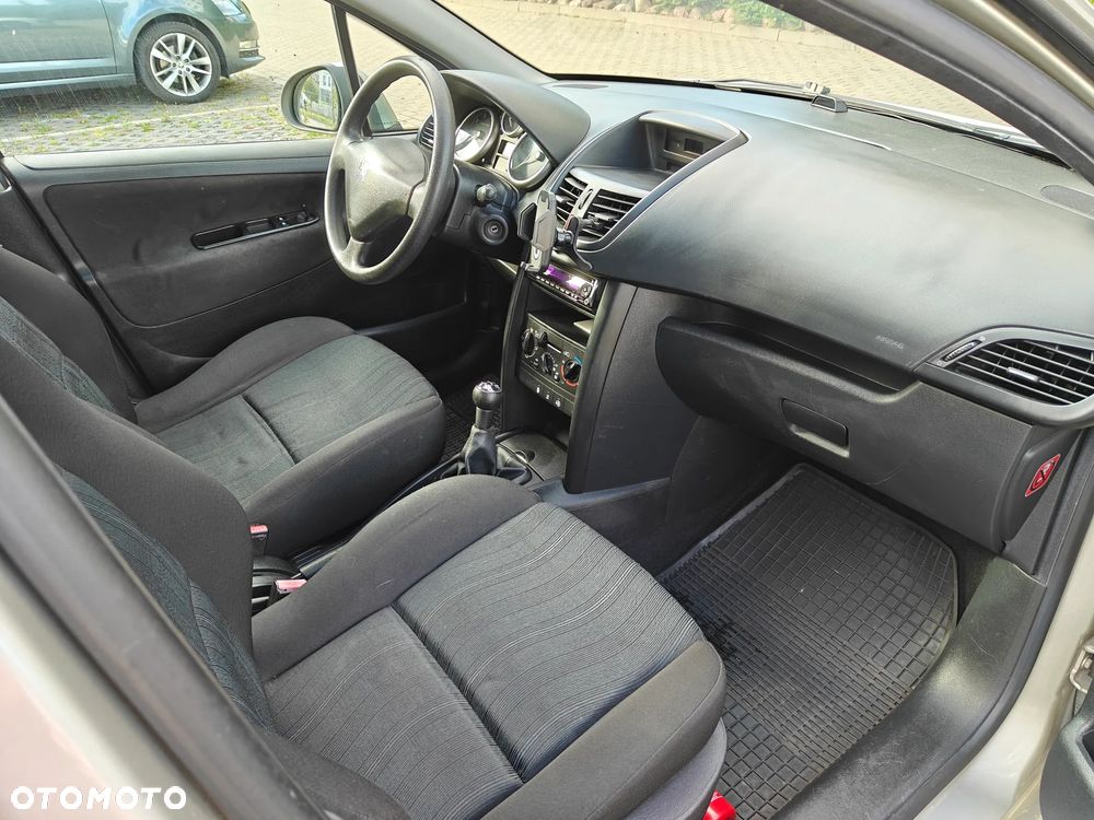 Peugeot 207 1.4 Presence - 12