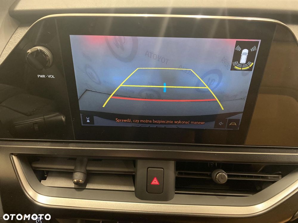 Lexus UX 300h Business - 17