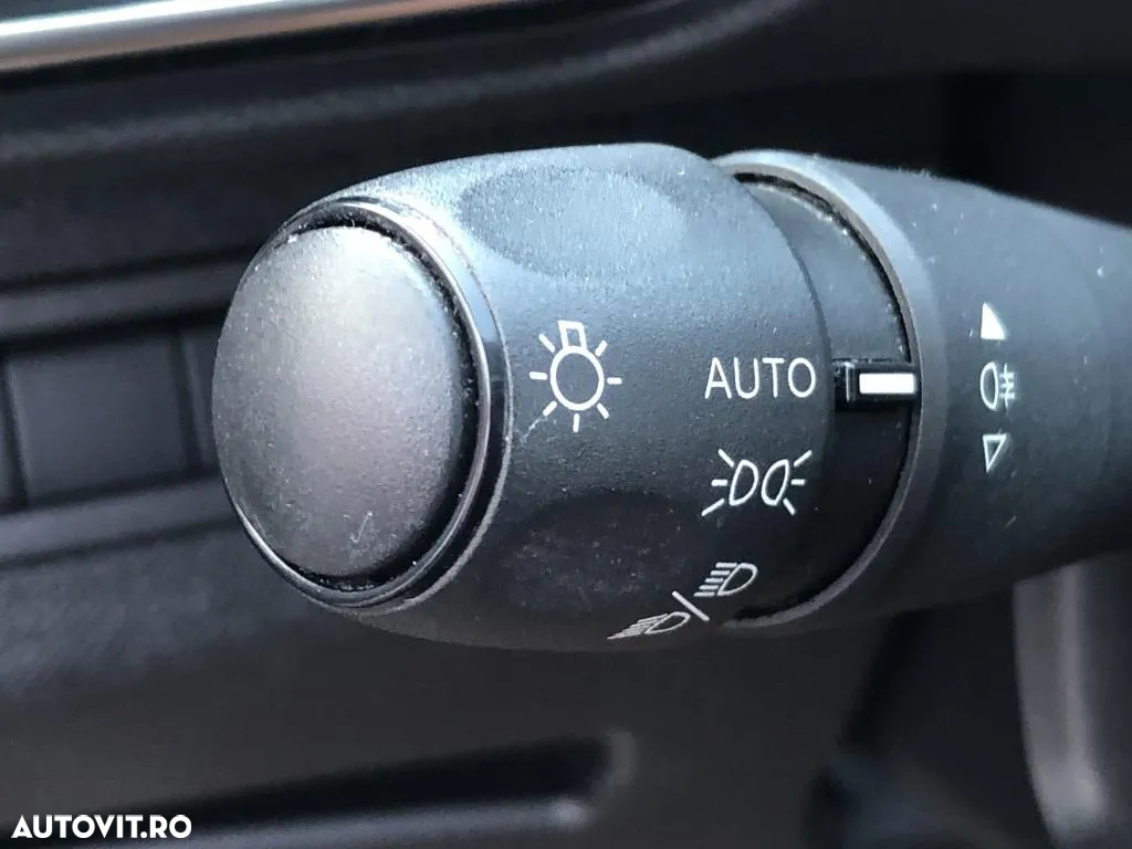 Peugeot 3008 1.5 BlueHDI S&S EAT8 Active - 29