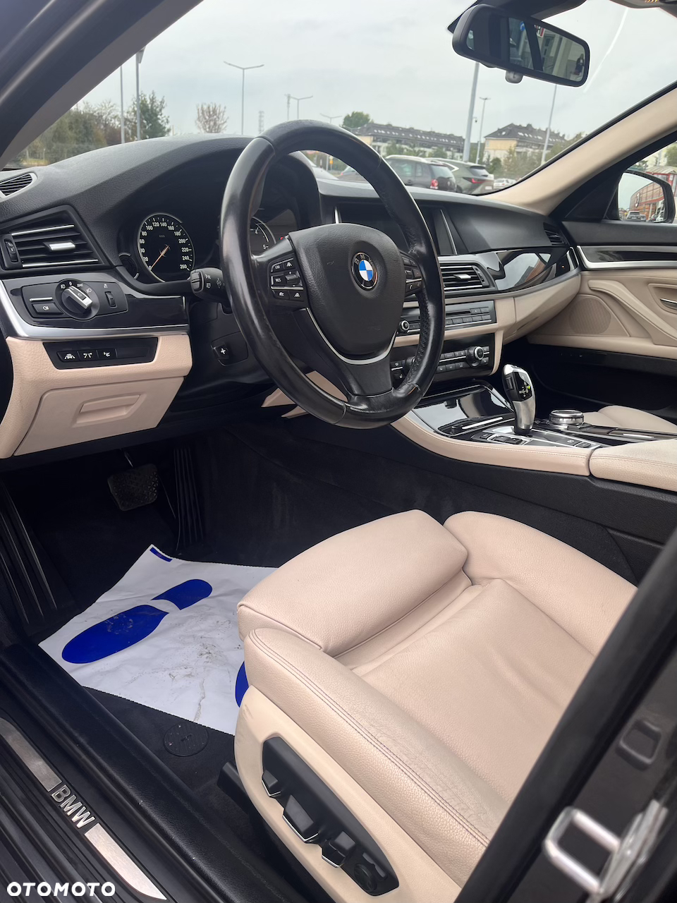 BMW Seria 5 520d xDrive - 17