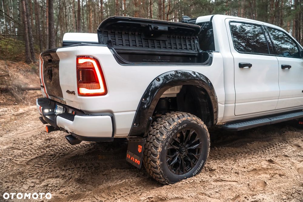 RAM 1500 Crew Cab Shortbed Bighorn - 8