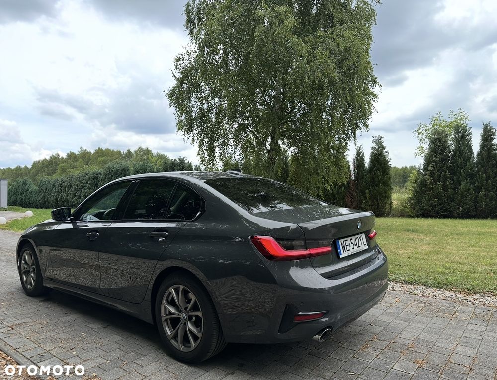 BMW Seria 3 320i Sport Line Shadow sport - 13
