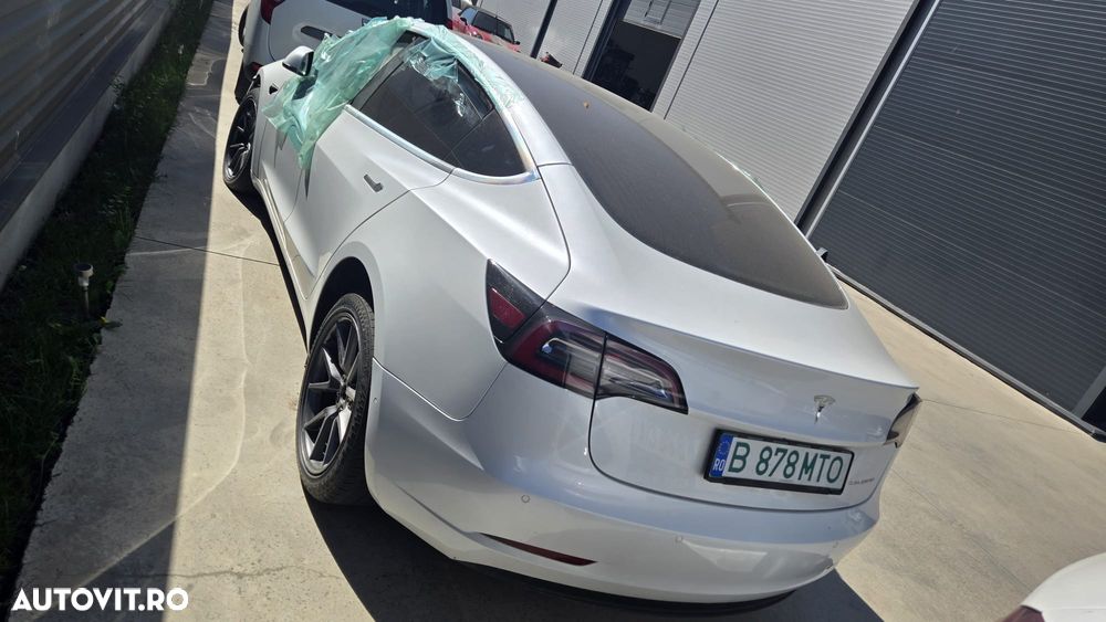 Tesla Model 3 - 2
