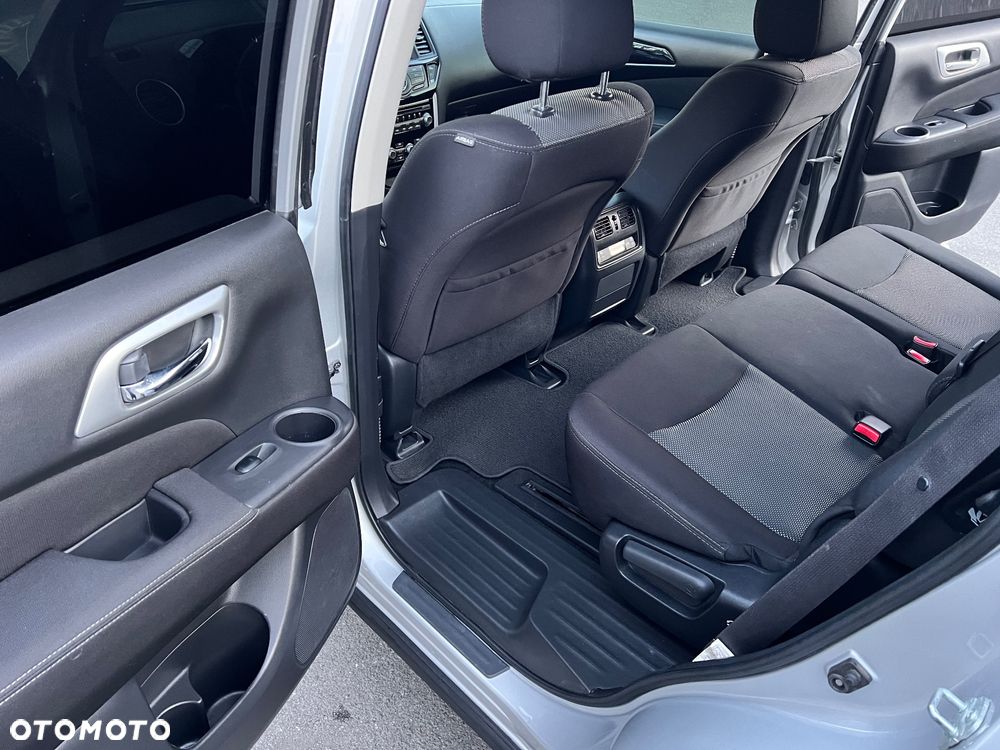 Nissan Pathfinder - 17