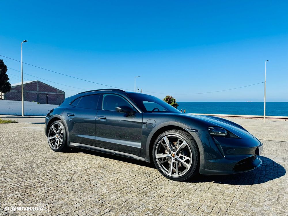 Porsche Taycan Cross Turismo - 21