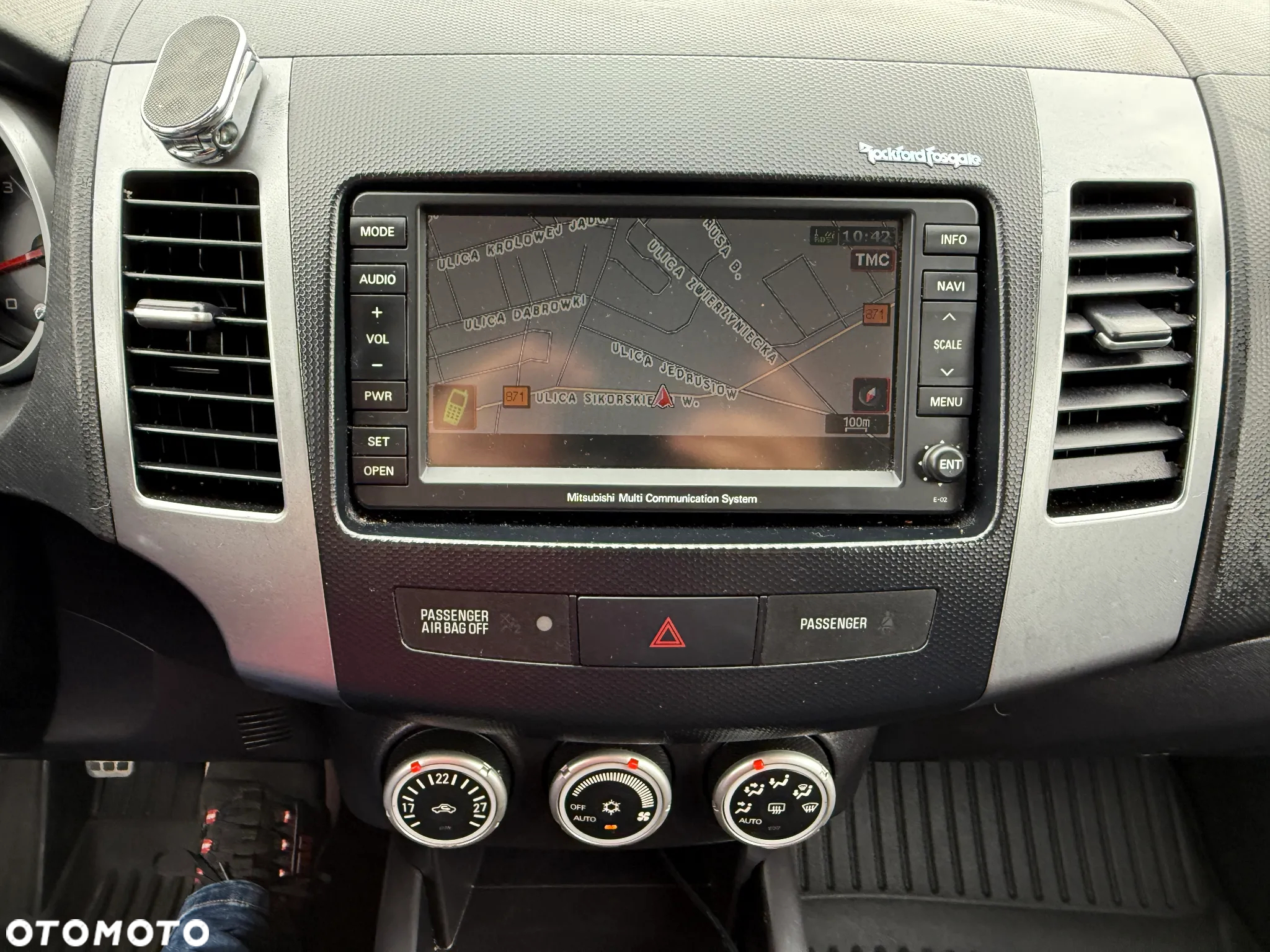 Mitsubishi Outlander 2.4 Intense + - 26