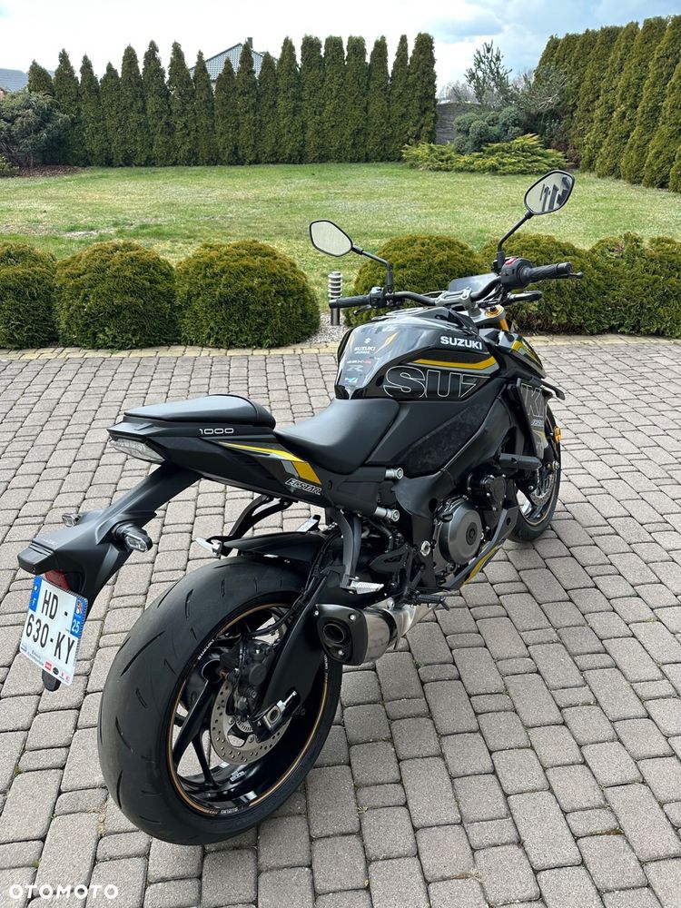 Suzuki GSX - 3