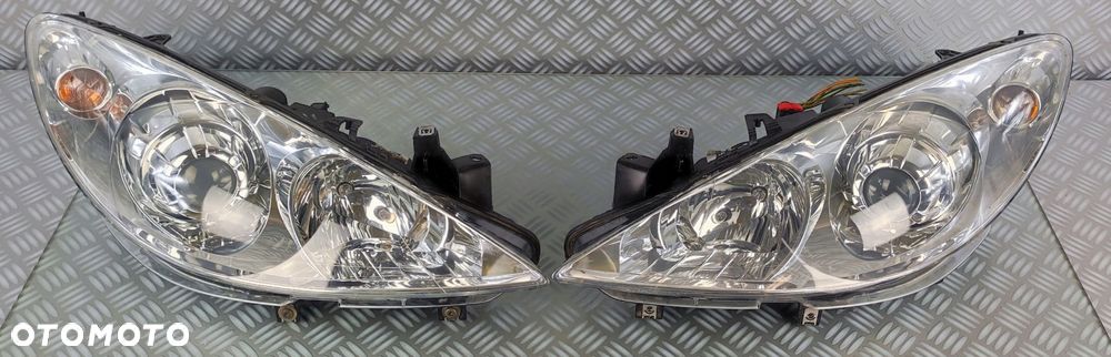 reflektor lampa prawa prawy lewa lewy przód przednia PEUGEOT 307 LIFT HB SW - 2