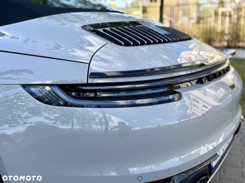 Porsche 911 Carrera 4S - 4