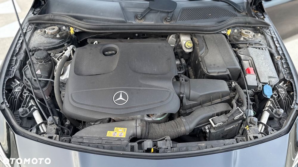 Mercedes-Benz CLA 180 7G-DCT AMG Line - 18