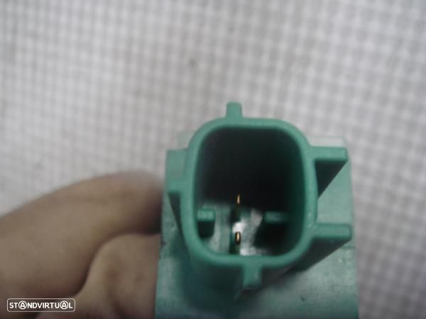 Sensor Airbag Tr. Volkswagen Passat (3C2) - 2