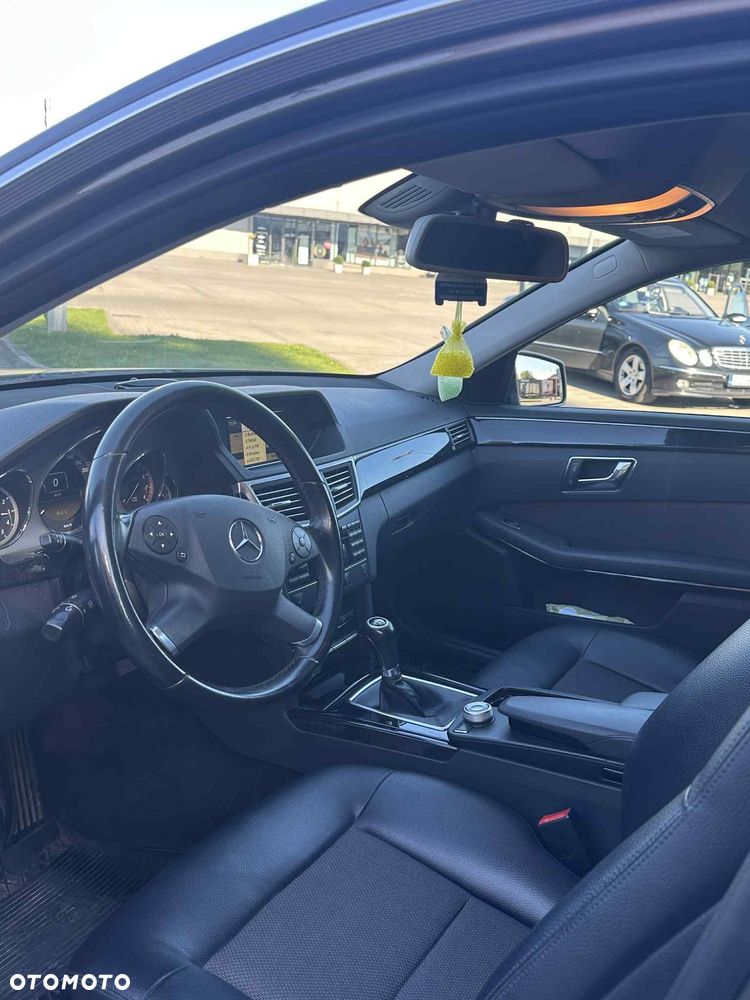 Mercedes-Benz Klasa E 200 CGI BlueEffICIENCY Avantgarde - 6