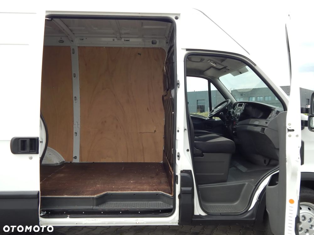 Iveco DAILY 35S15 2,3HPI L2H2 LIFT - 20