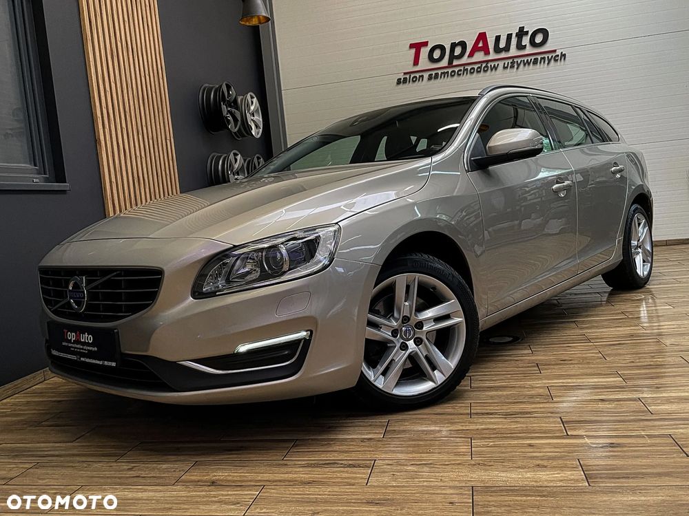 Volvo V60 D2 Momentum - 2