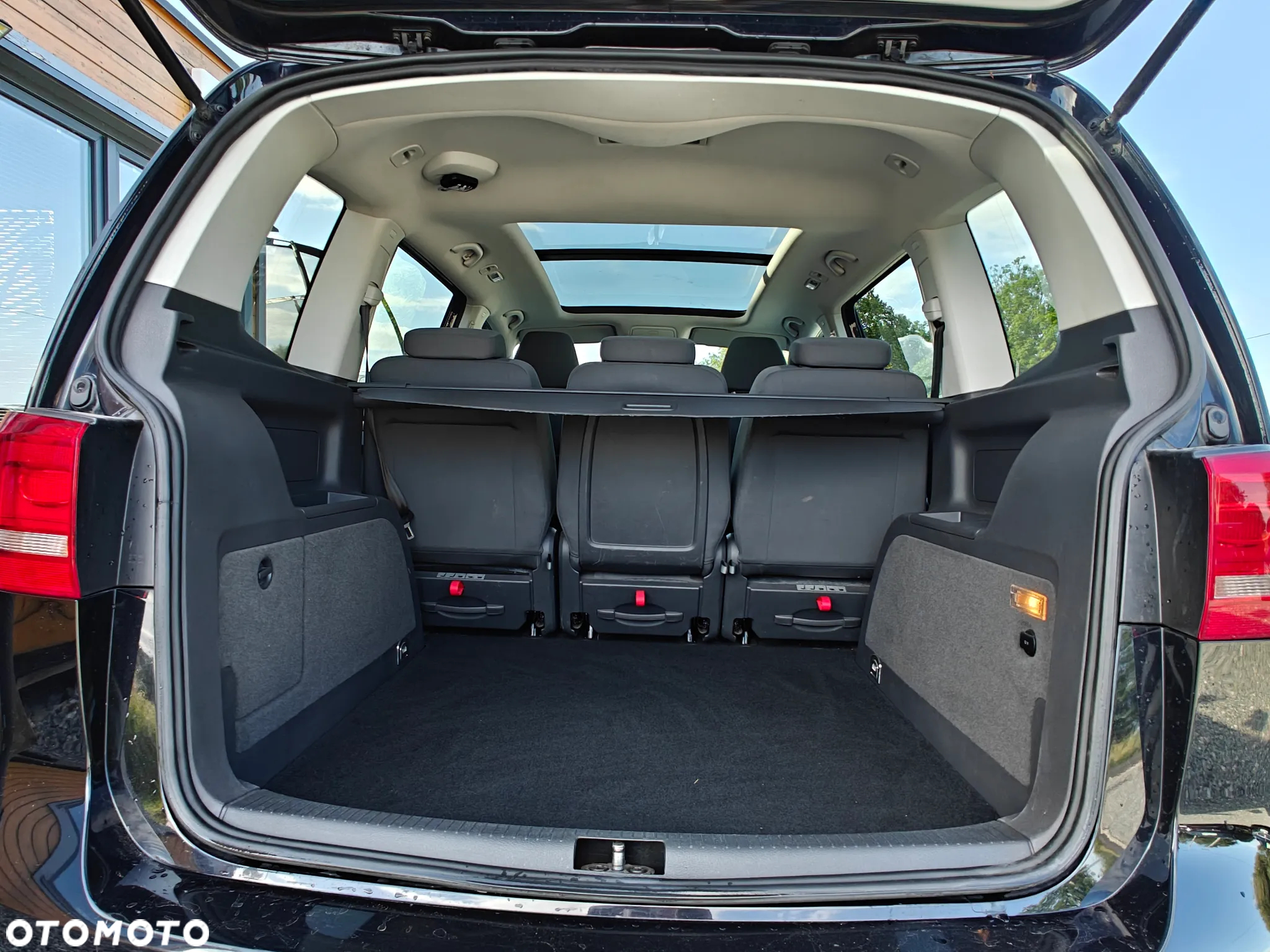 Volkswagen Touran 1.6 TDI DPF Highline - 13