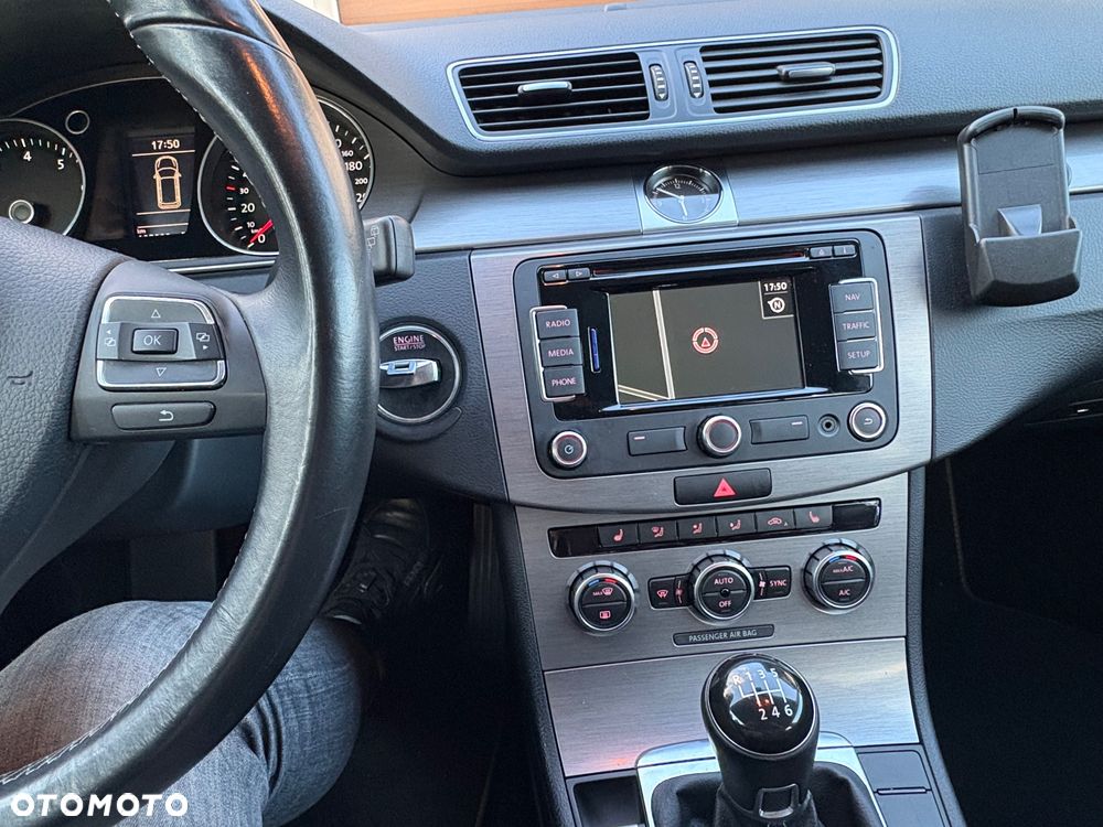 Volkswagen Passat Variant 1.4 TSI BlueMotion Technology Business Edition - 22