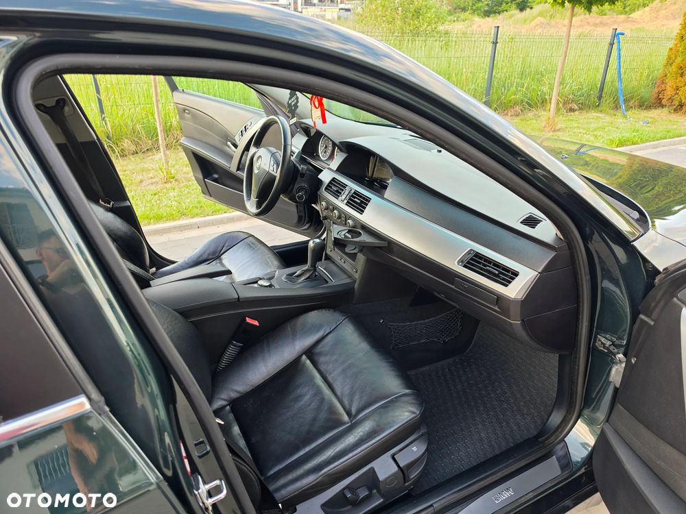 BMW Seria 5 525d - 8
