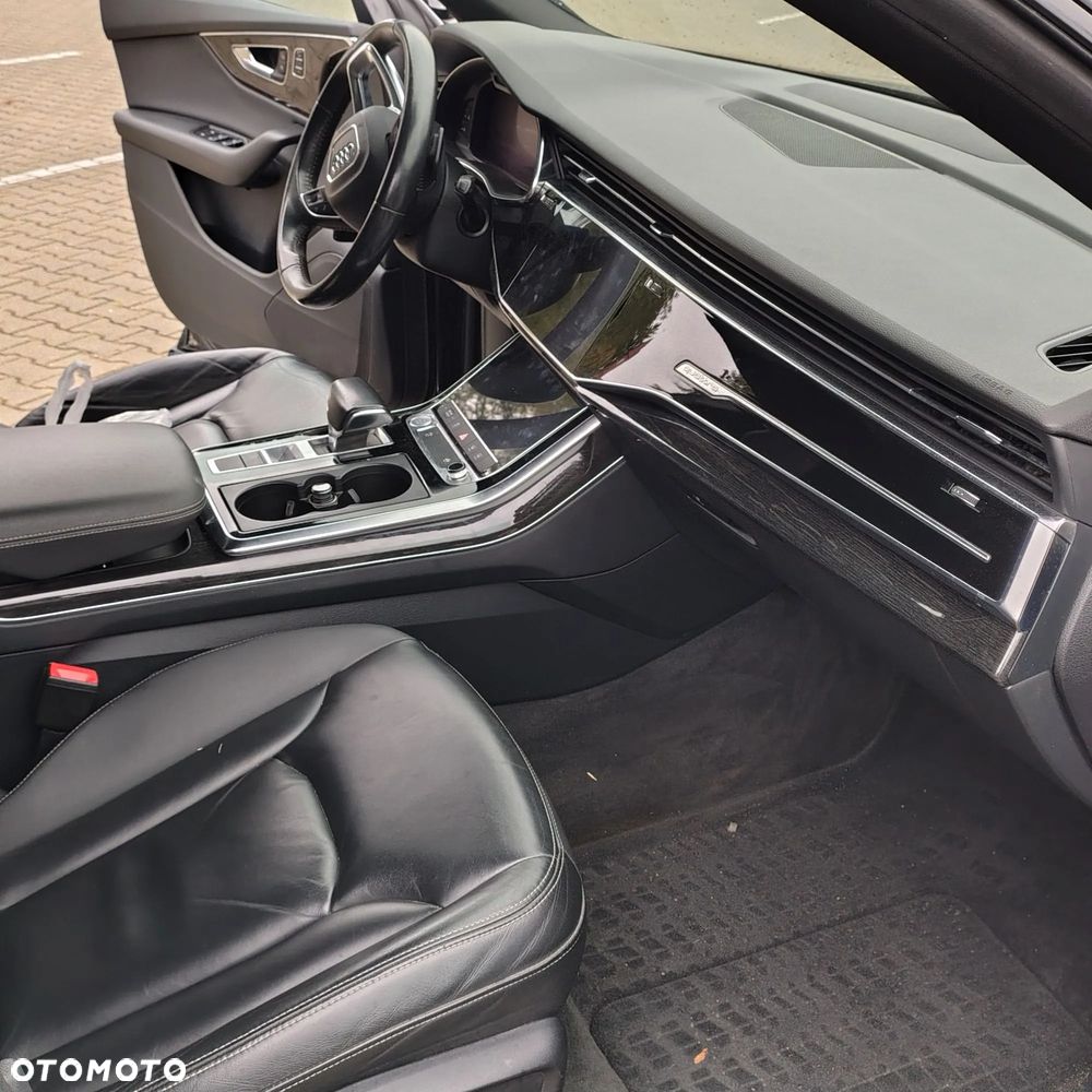 Audi Q8 55 TFSI mHEV Quattro Tiptronic - 29