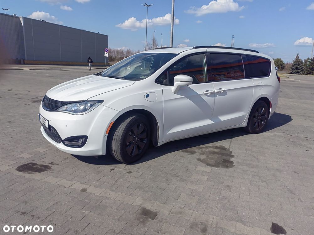 Chrysler Pacifica - 10