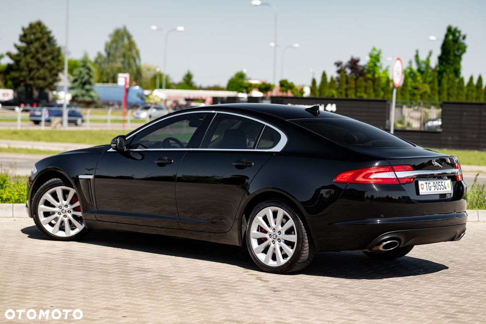 Jaguar XF 2.0 T Premium Luxury - 11
