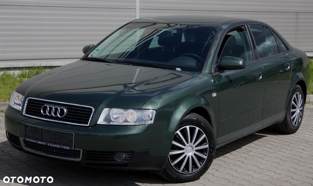 Audi A4 Limousine - 1