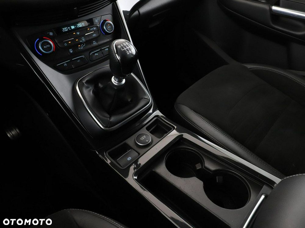 Ford Kuga 2.0 TDCi 2x4 ST-Line - 27