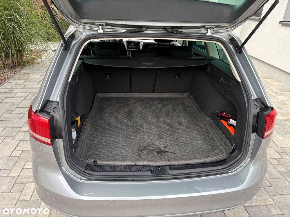 Volkswagen Passat 2.0 TDI SCR Comfortline DSG - 14