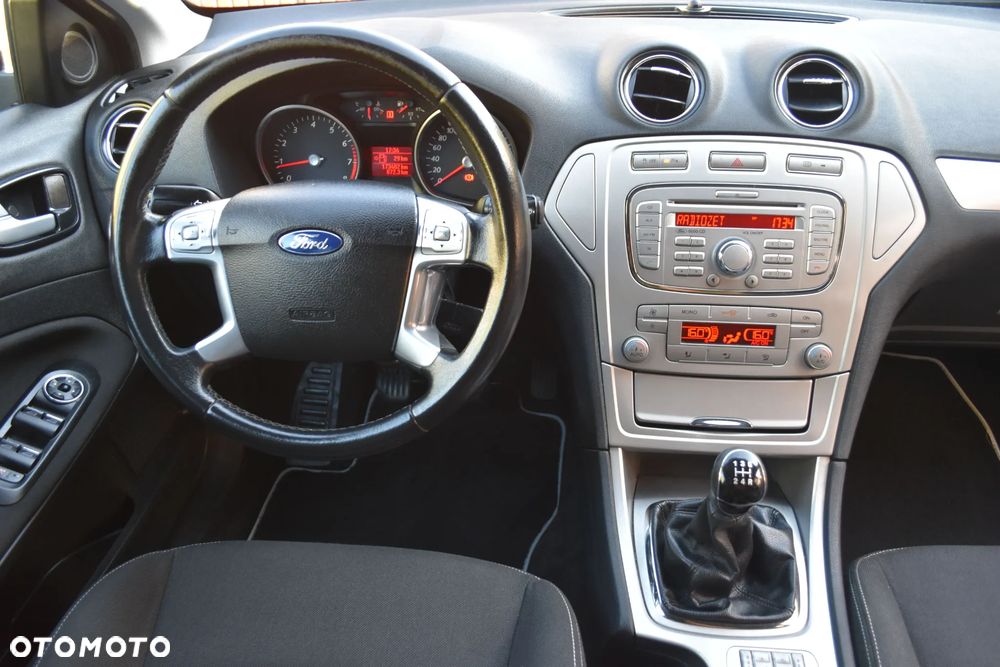 Ford Mondeo - 27