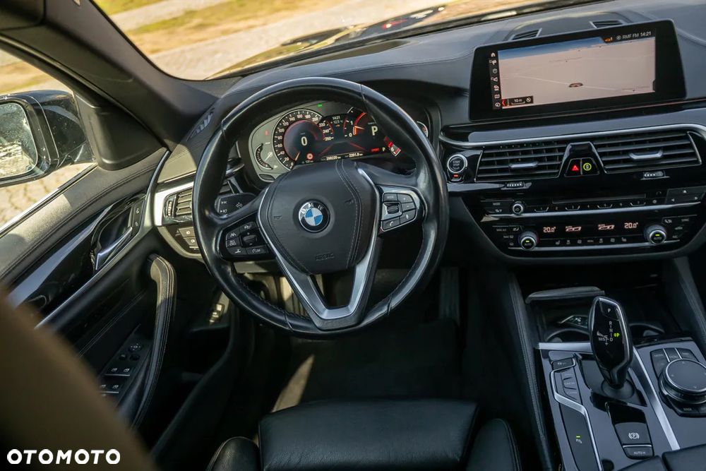 BMW Seria 5 520d xDrive Luxury Line sport - 35