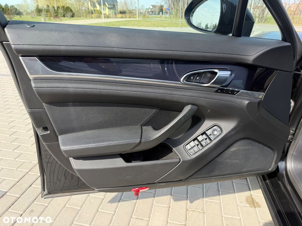 Porsche Panamera Platinum Edition - 31