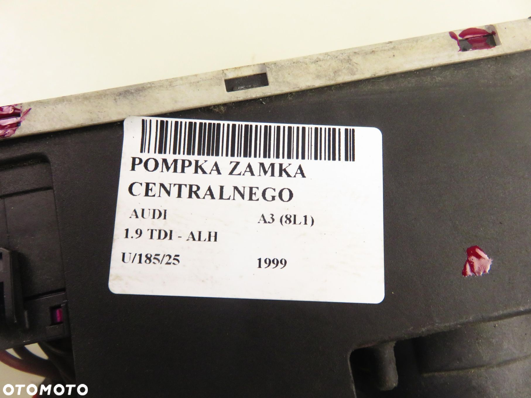 POMPKA ZAMKA CENTRALNEGO AUDI A3 (8L1) 8L0862257G - 9