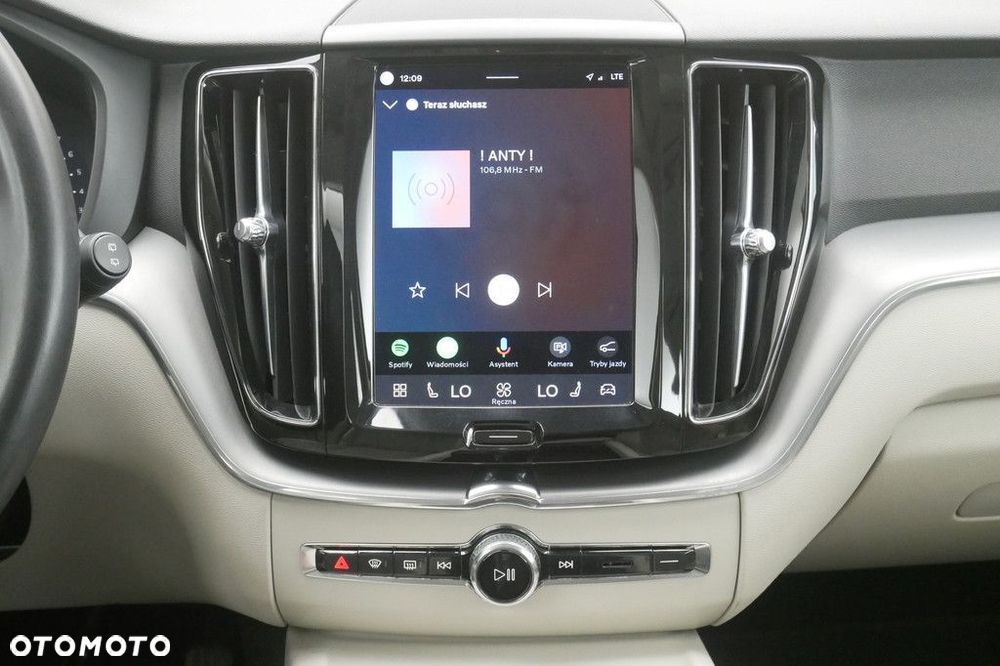 Volvo XC 60 B5 B AWD Core - 10