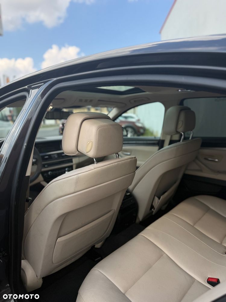 BMW Seria 5 528i Touring - 18