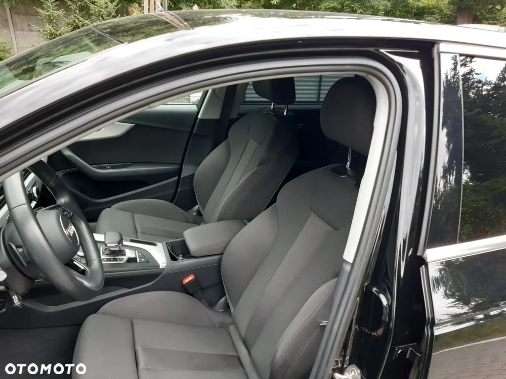 Audi A4 Limousine 40 TFSI S tronic - 12