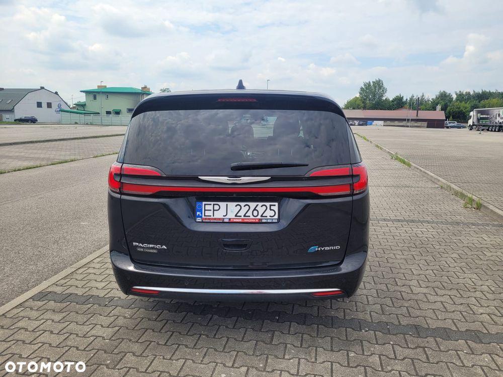 Chrysler Pacifica - 4