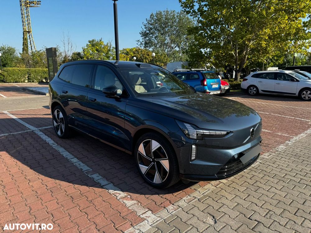 Volvo EX90 - 1