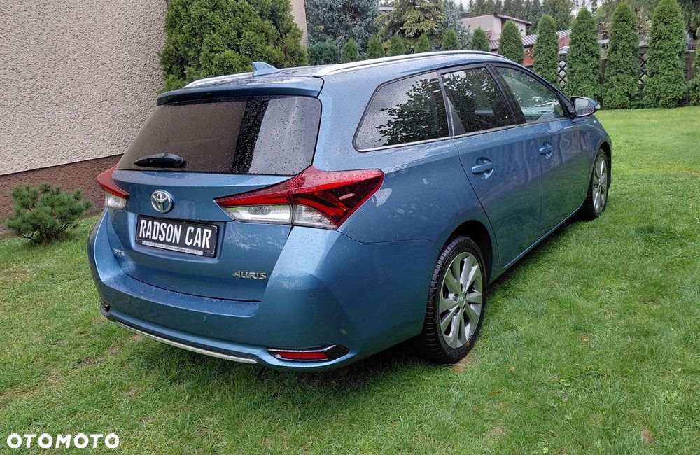 Toyota Auris 1.6 D-4D Executive - 5