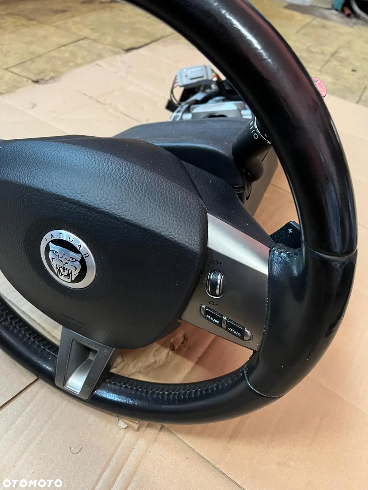 Kierownica wielofunkcyjna Jaguar XF X250 - 4