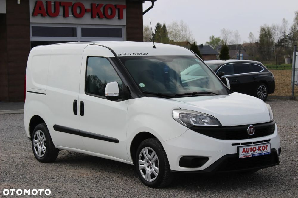 Fiat DOBLO 1.3 multijet 95KM / KLIMA /NAWIGACJA / B.DRZWI/ SERWIS FR/ IDEALNY STAN / - 1