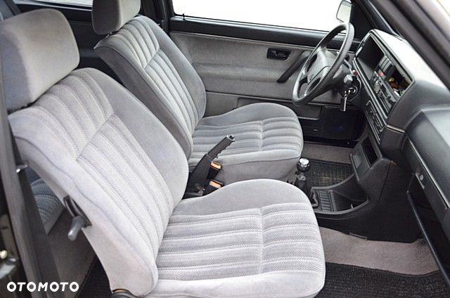 Volkswagen Golf 1.6 GTD TD - 8