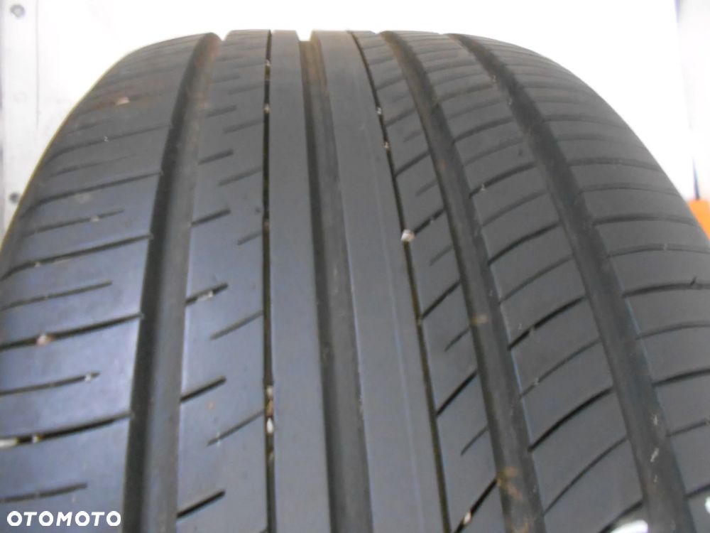 OPONA POJEDYNKA 275/40R20 YOKOHAMA ADVAN DB V552 SUV DOT 4522 7MM - 2