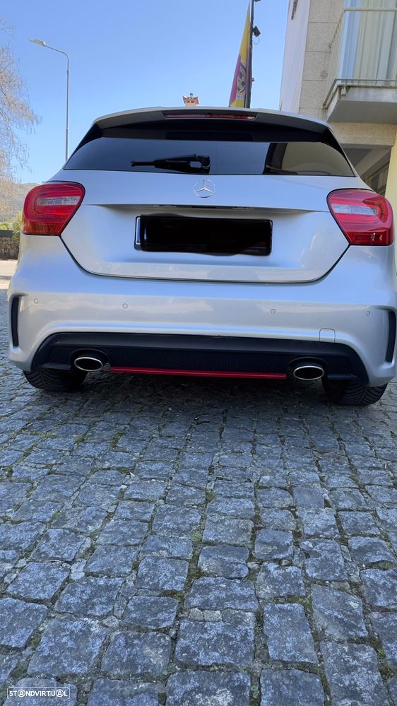 Mercedes-Benz A 180 AMG Line - 3