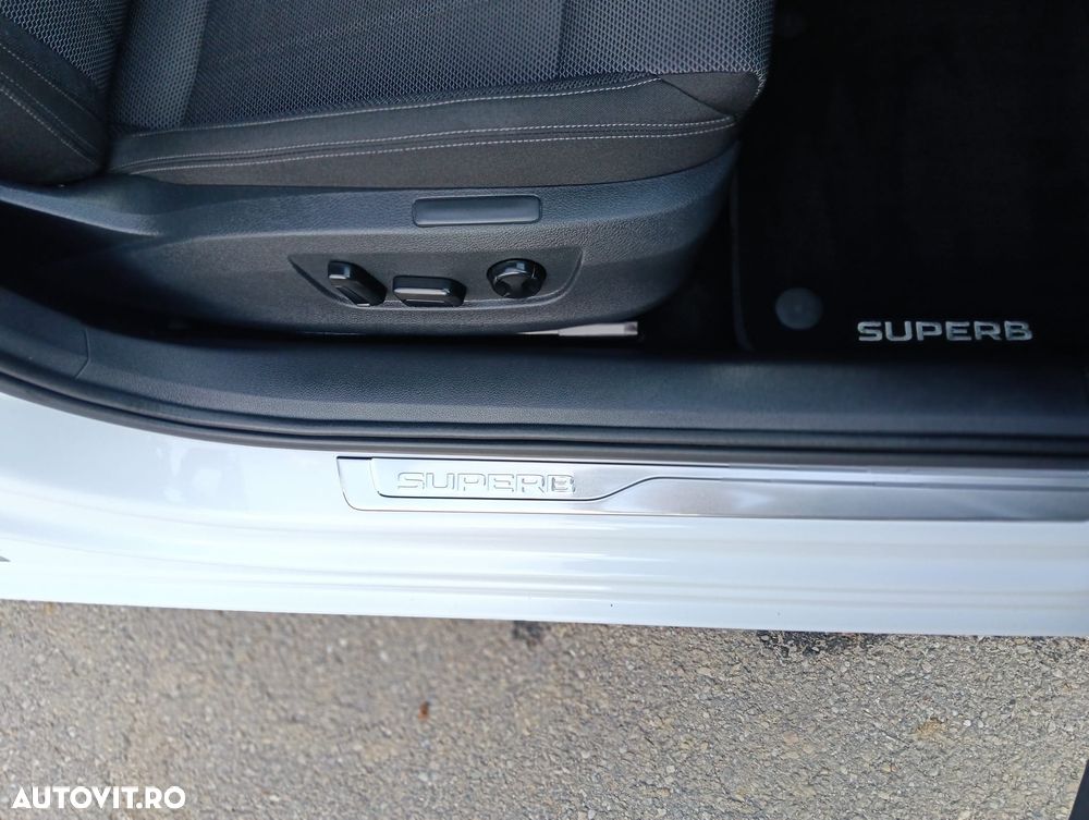 Skoda Superb 2.0 TDI DSG Sportline - 5