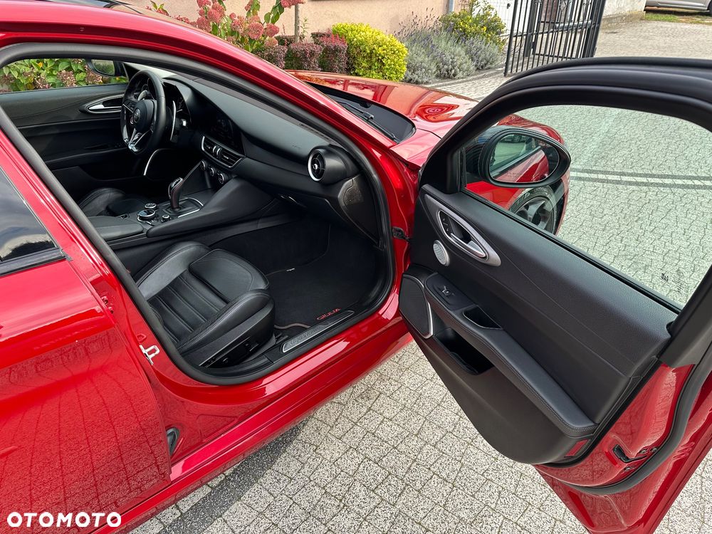 Alfa Romeo Giulia 2.0 Turbo 16V AT8 Veloce - 18