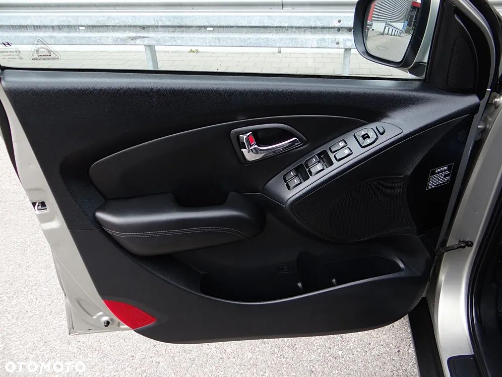 Hyundai ix35 2.0 CRDi 4WD Automatik Premium - 23