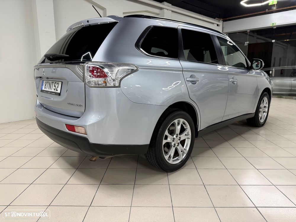 Mitsubishi Outlander 2.2 DI-D Intense - 5