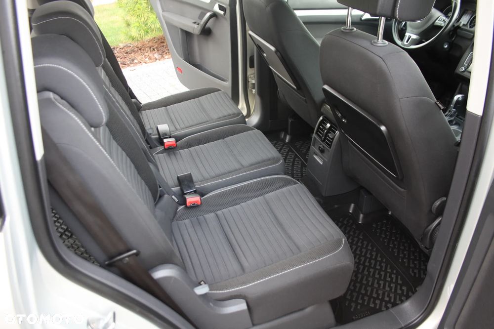 Volkswagen Touran 2.0 TDI DPF BlueMotion Technology DSG Cup - 11