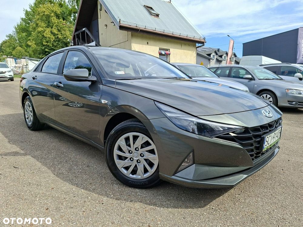 Hyundai Elantra - 4